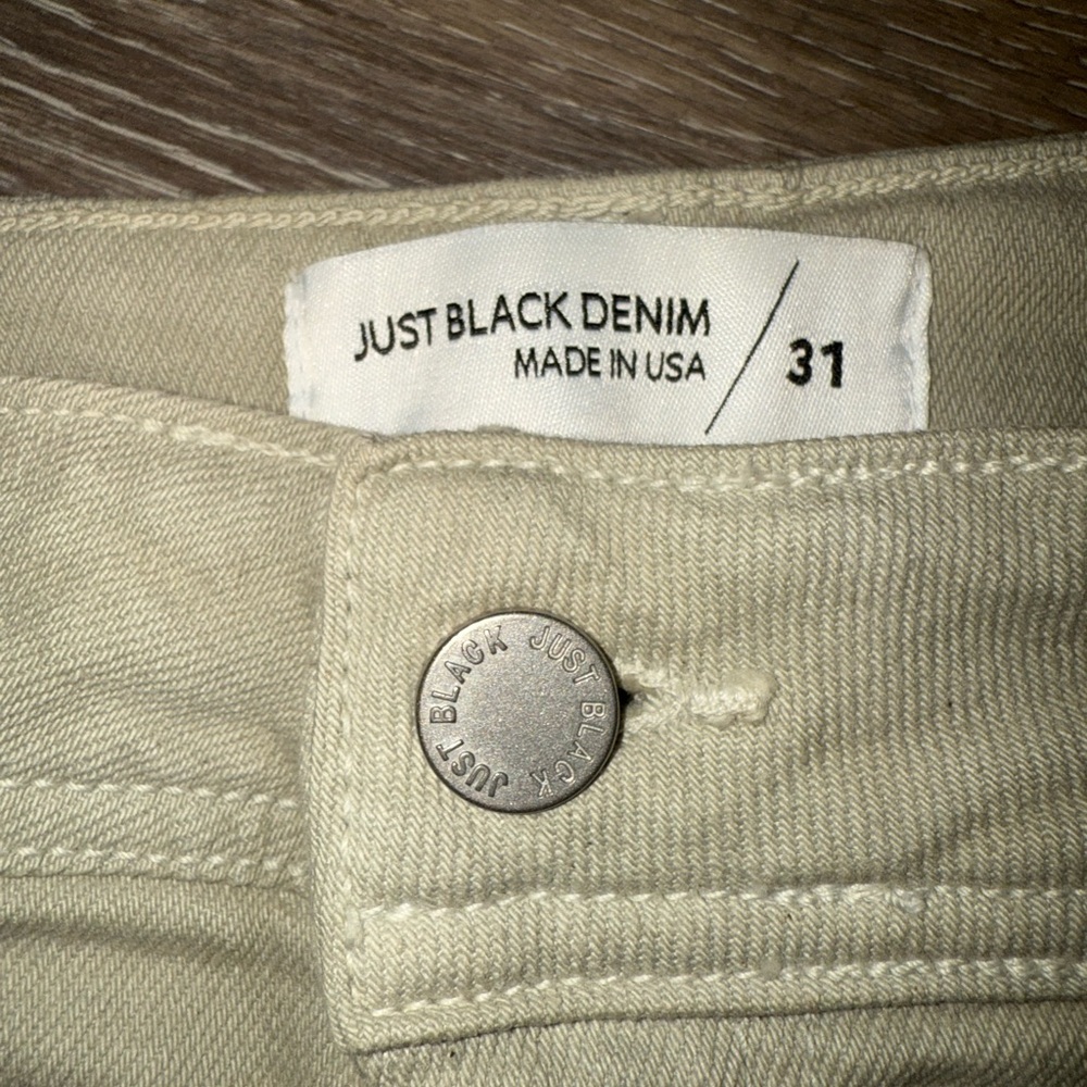 Just Black Denim pistachio colored Jeans